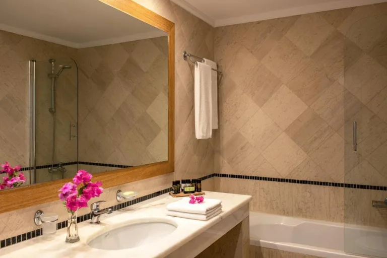 Mitsis Norida Beach Hotel bathroom