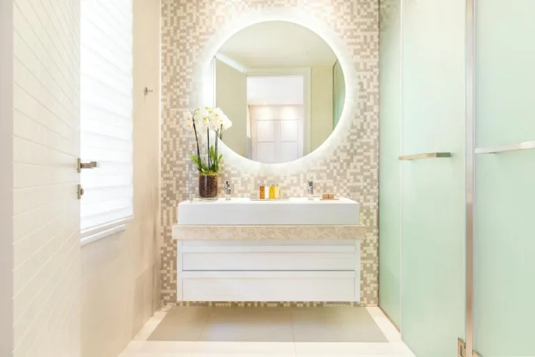 Sani Beach bathroom