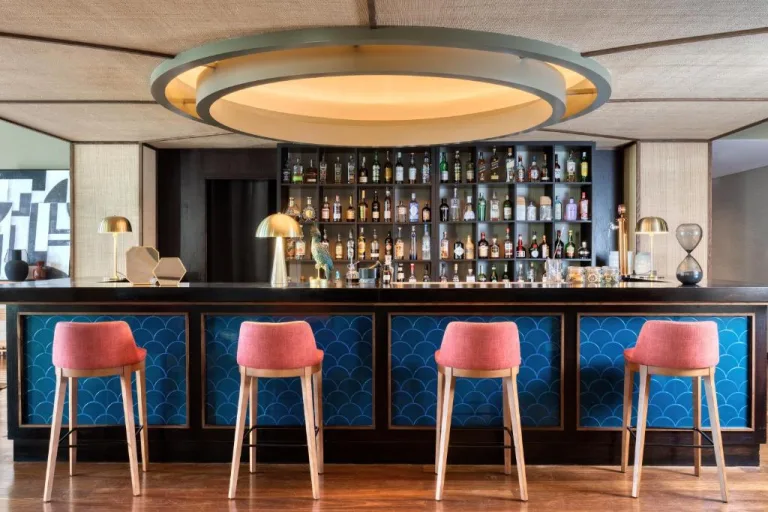 Domes-Lake-Algarve-bar