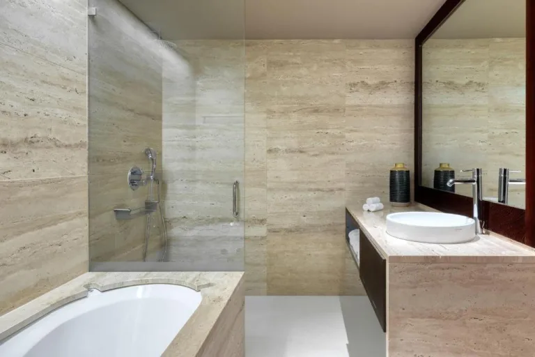 Domes-Lake-Algarve-bathroom