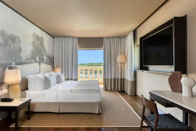 Domes-Lake-Algarve-double-room