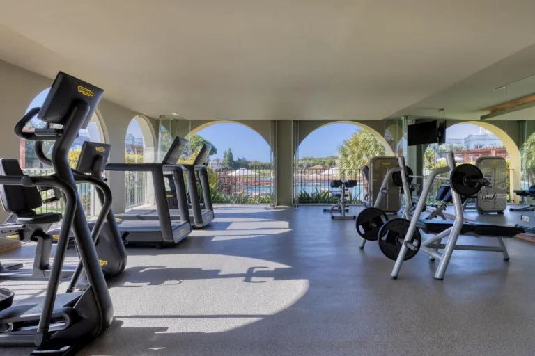 Domes-Lake-Algarve-fitness-centre