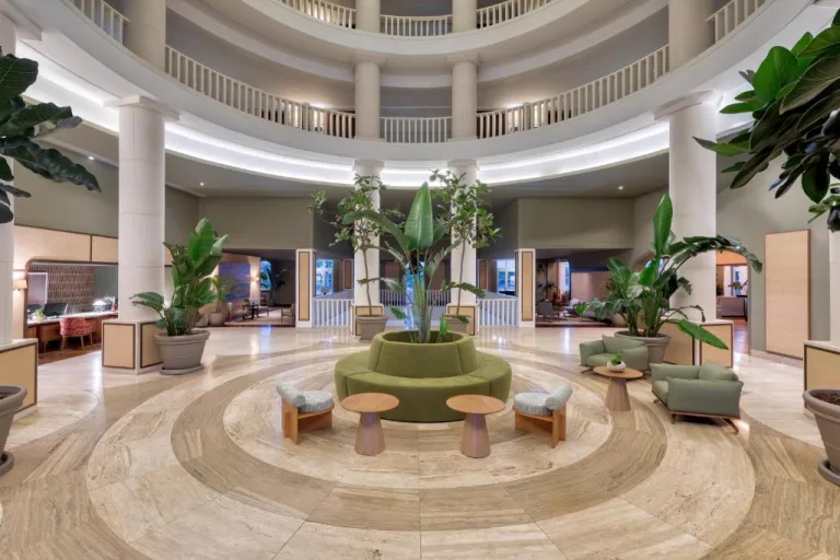 Domes-Lake-Algarve-lobby