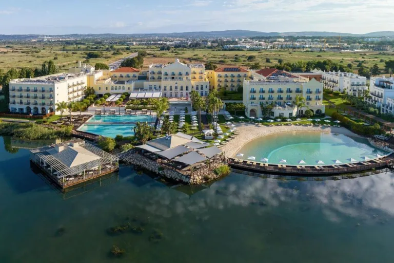 Domes-Lake-Algarve-overview