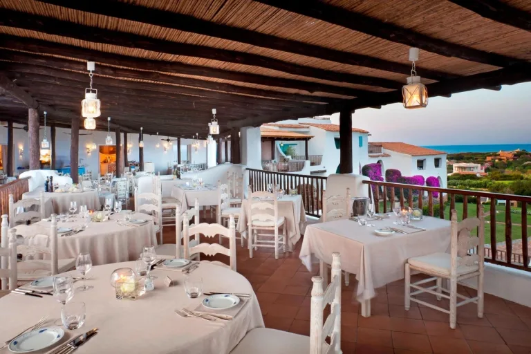 Hotel-Romazzino-a-Luxury-Collection-Hotel-Costa-Smeralda-restaurant-copy
