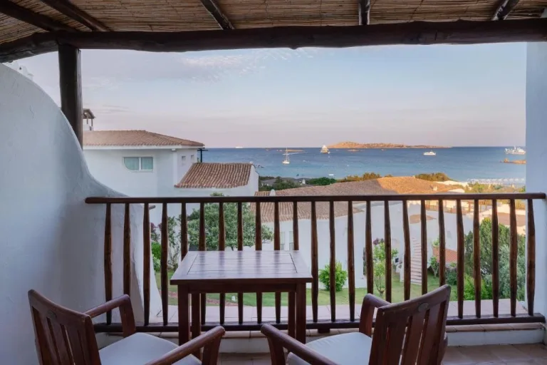 Hotel-Romazzino-balcony