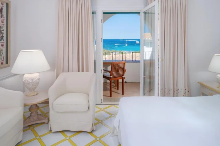 Hotel-Romazzino-room