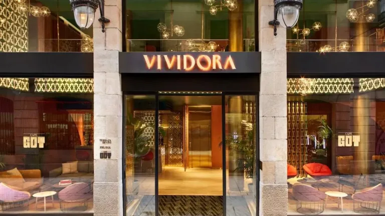 Kimpton-Vividora-Hotel-an-IHG-Hotel-building