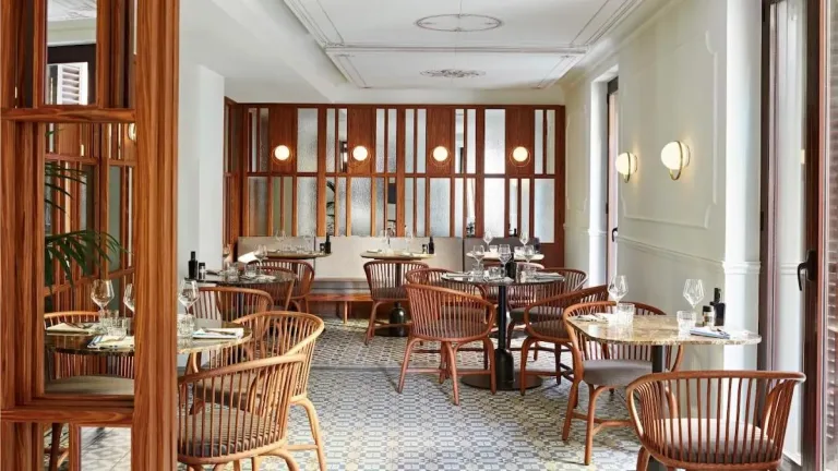 Kimpton-Vividora-Hotel-an-IHG-Hotel-restaurant