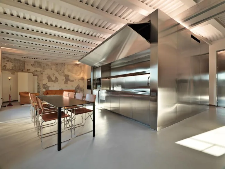 Rhinoceros-kitchen.webp