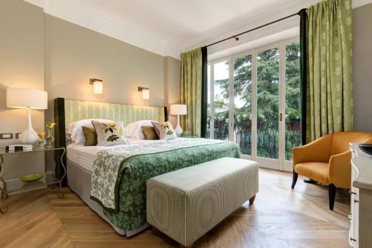 Rocco-Forte-Hotel-De-Russie-room