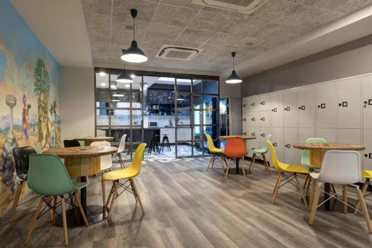 The-RomeHello-lounge.webp