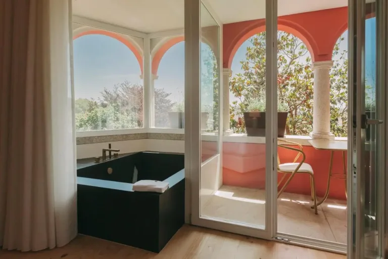 Torel aventgarde Porto room interior
