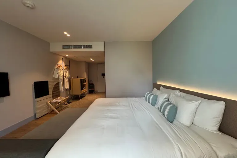 Travelodge Nimman Hotel Chiang Mai bedroom upgrade