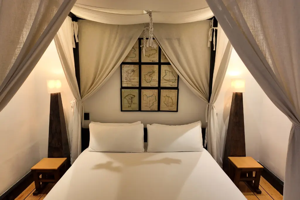 La Valise Mexico City suite bed