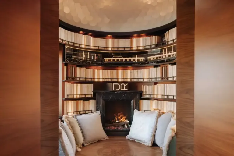 L'observatoire reading nook, venice simplon orient express