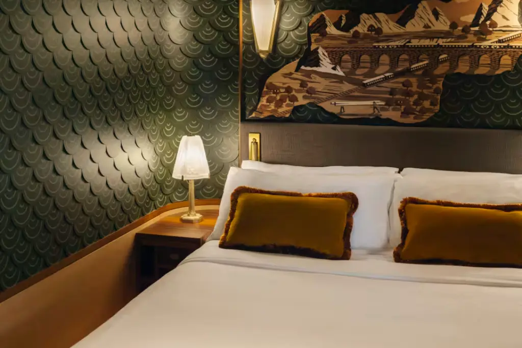 Bed nook in the L'Observatoire suite on the Orient Express