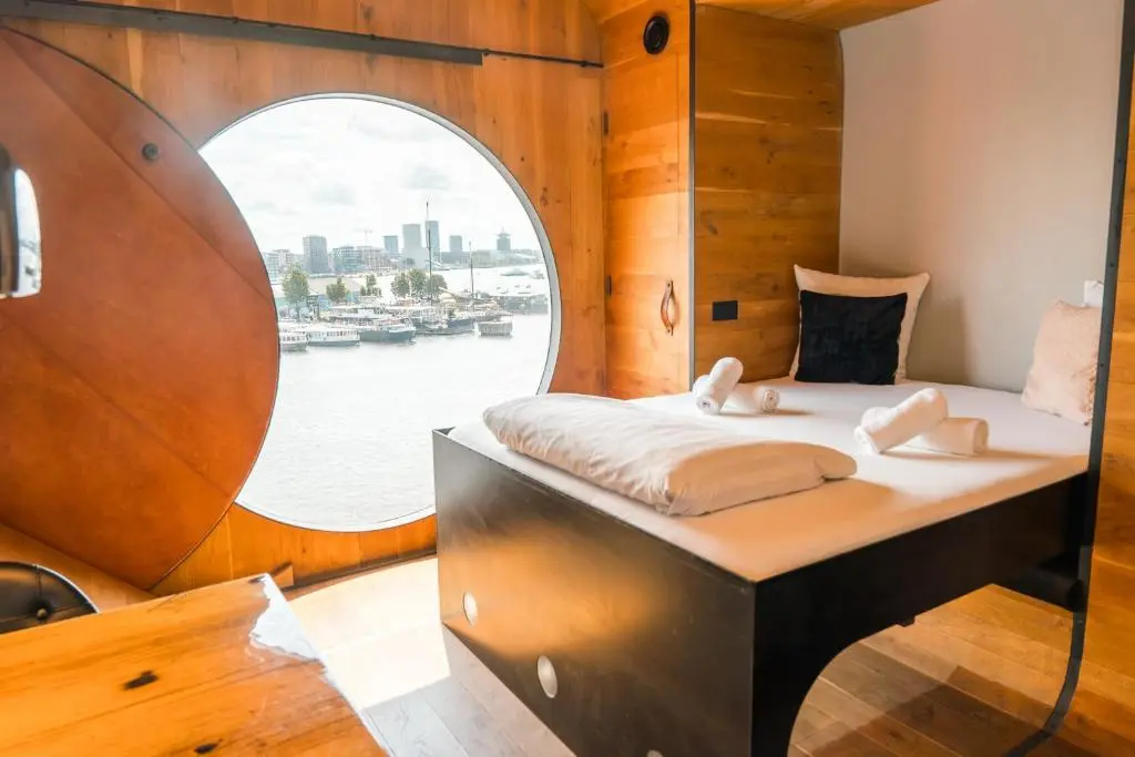 Loft letter T Botel Amsterdam