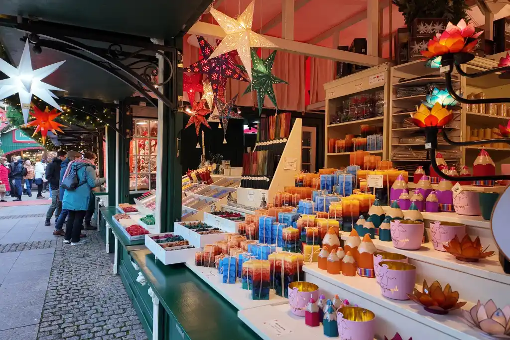 candle stall hamburg Christmas market hamburger weihnachtsmarkt