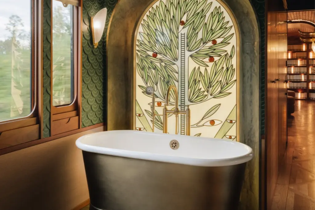 Bathtub in the L'Observatoire suite on the Orient Express