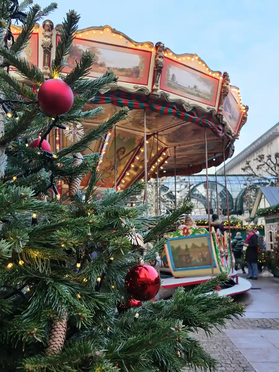 carousel hamburg christmas market