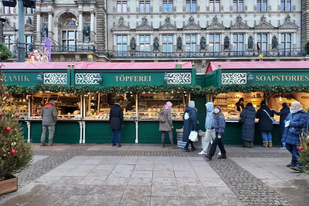 stalls at rathaus hamburg christmas market