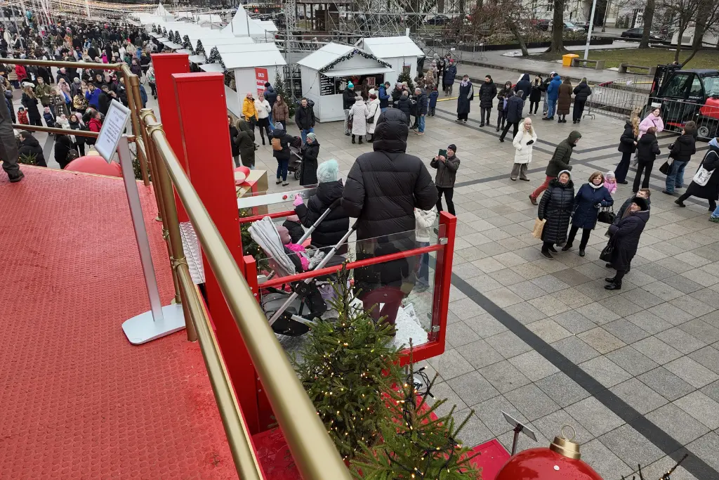 Accessible lift to Christmas Tree at Vilnius Christmas Market