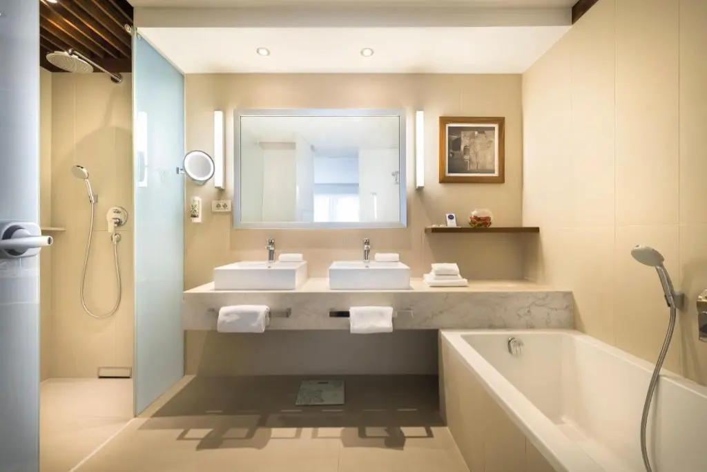 President Hotel, Valamar Collection Dubrovnik bathroom