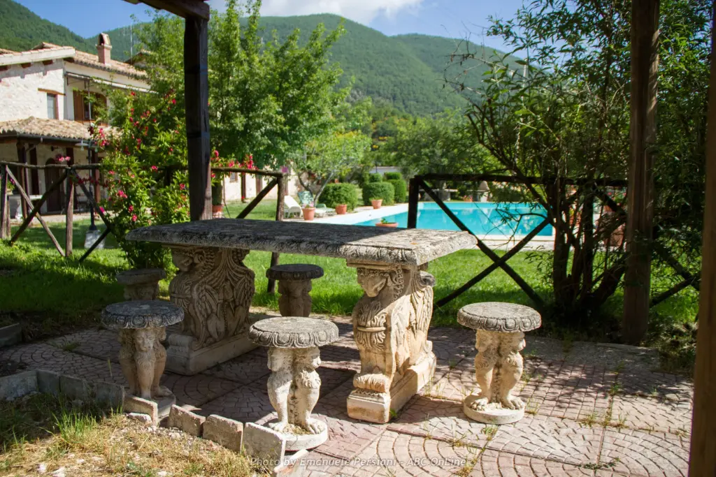 poll at agriturismo santa serena umbria