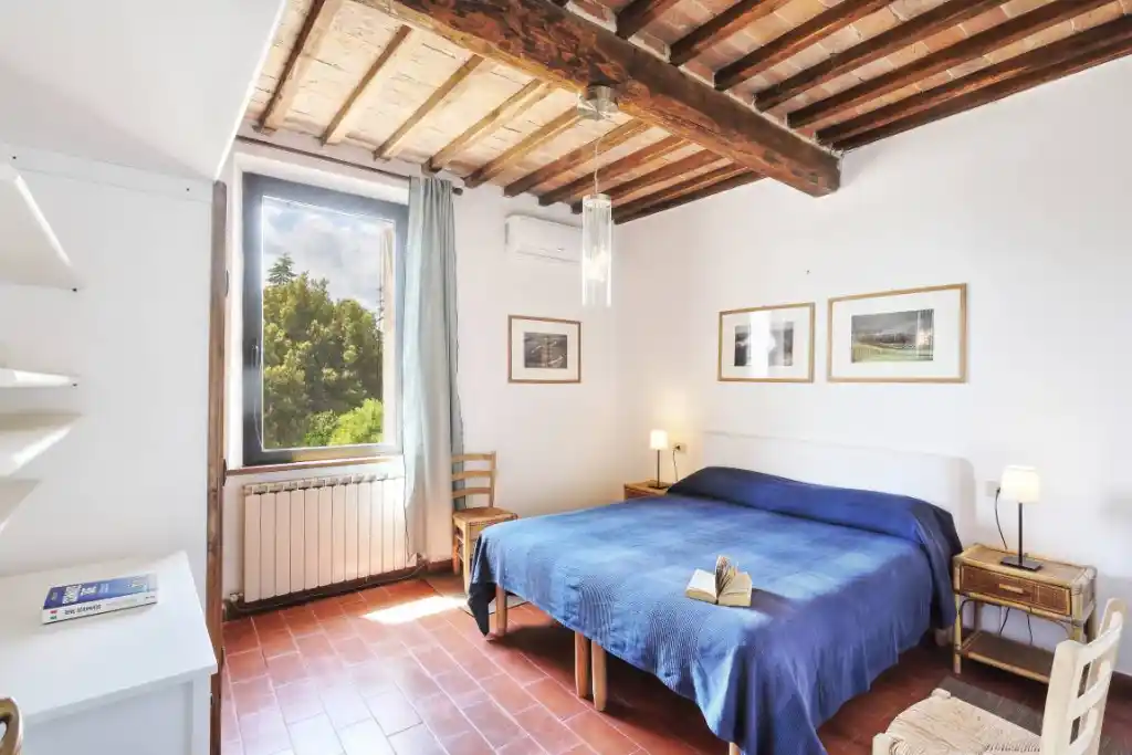 Agriturismo Villa & Fattoria di Radi tuscany bedroom