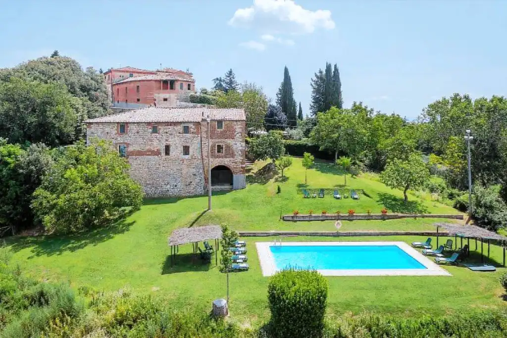 Agriturismo Villa & Fattoria di Radi tuscany swimming pool