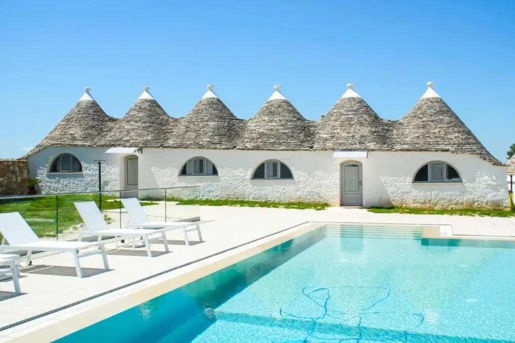 Masseria Surace Puglia exterior and pool