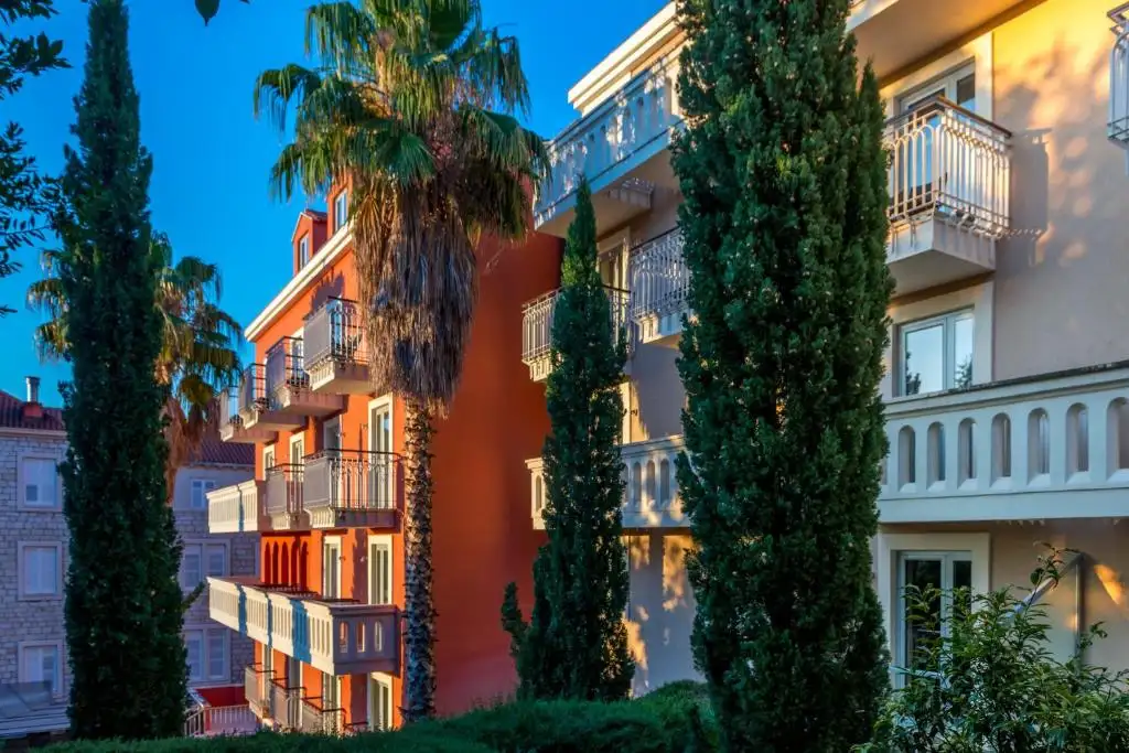 Hotel Lapad exterior