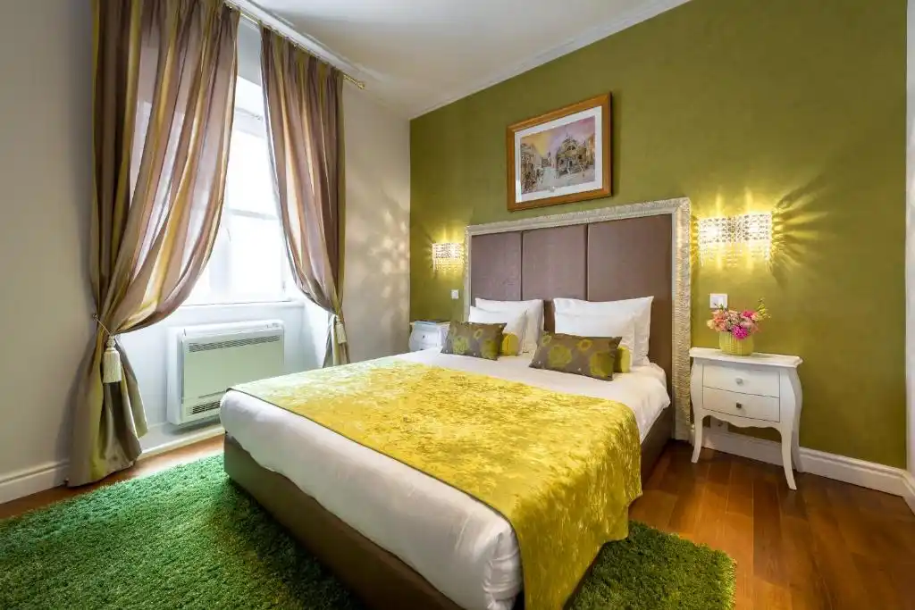 Dominus Little Palace bedroom