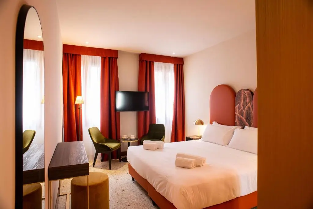 Palazzina Fortuny venice deluxe room
