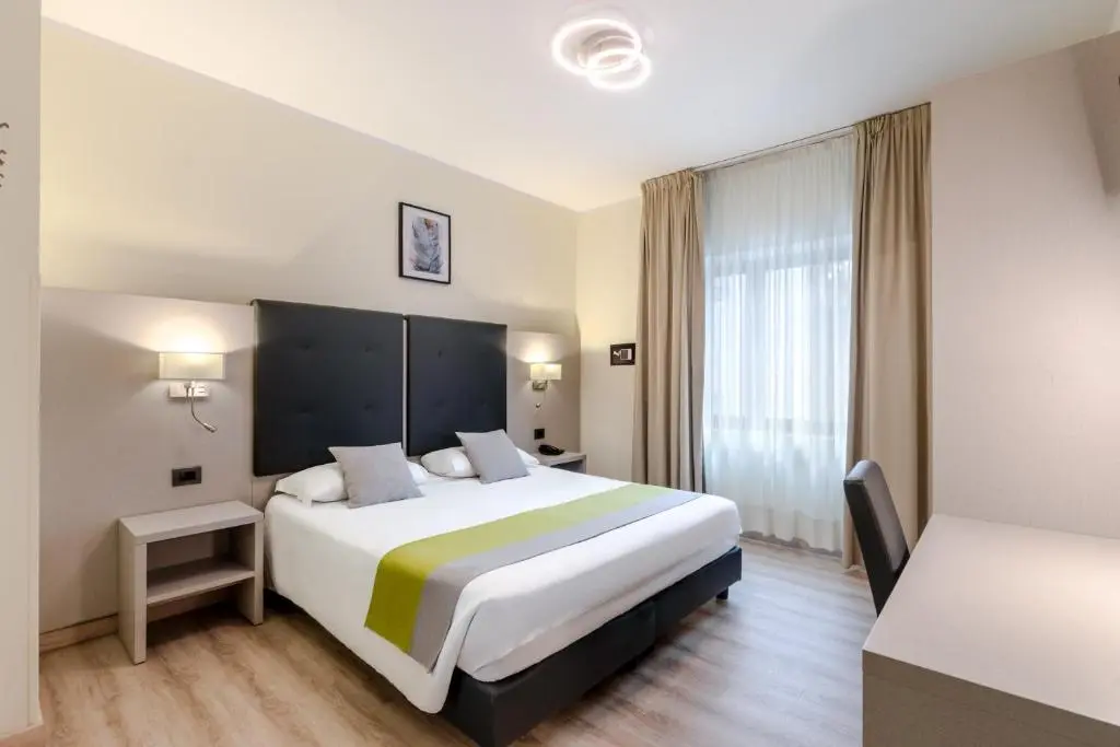 Hotel Aurora Venice bedroom