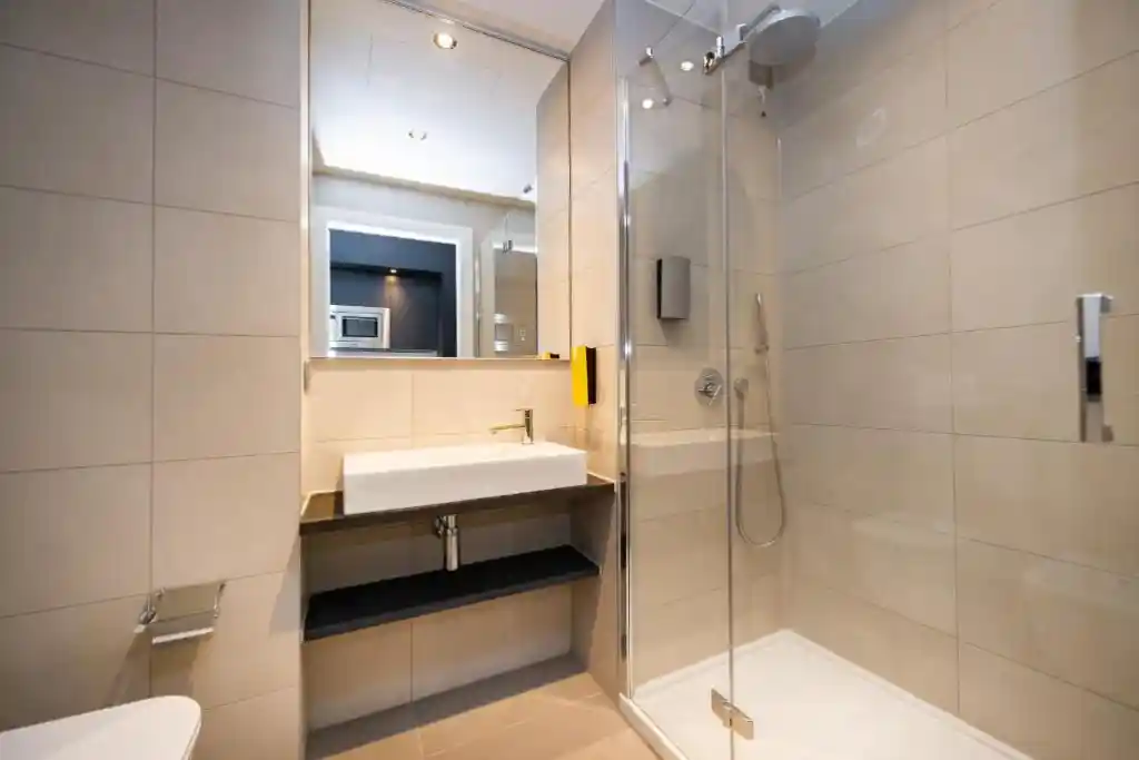 Staycity Aparthotel Venice Mestre bathroom
