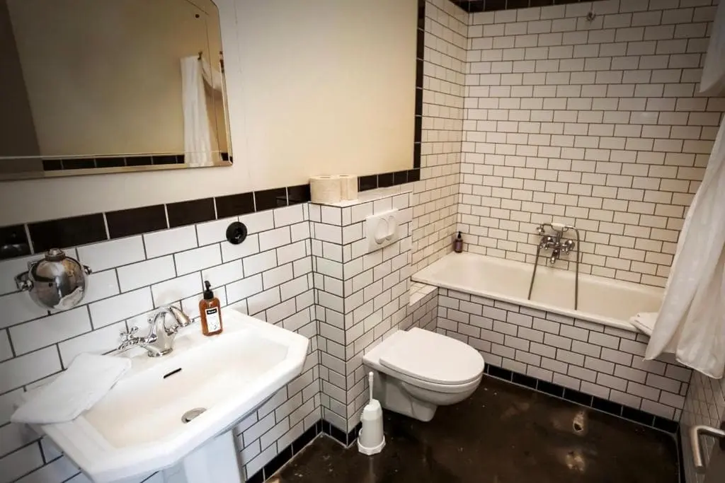 KEX hostel Reykjavik Iceland bathroom