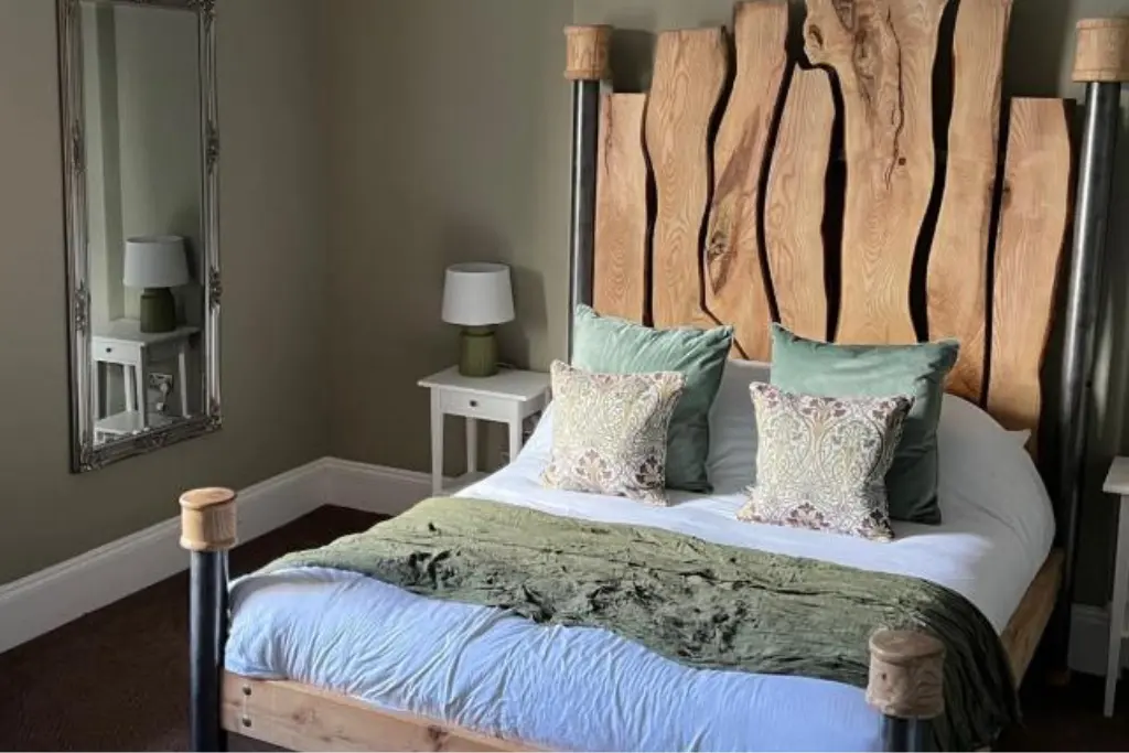 The Roost Cullumpton Devon deluxe double room