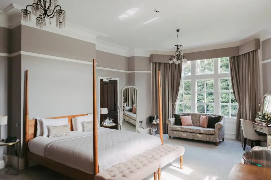 The Woodlands Hotel Leeds luxury double room