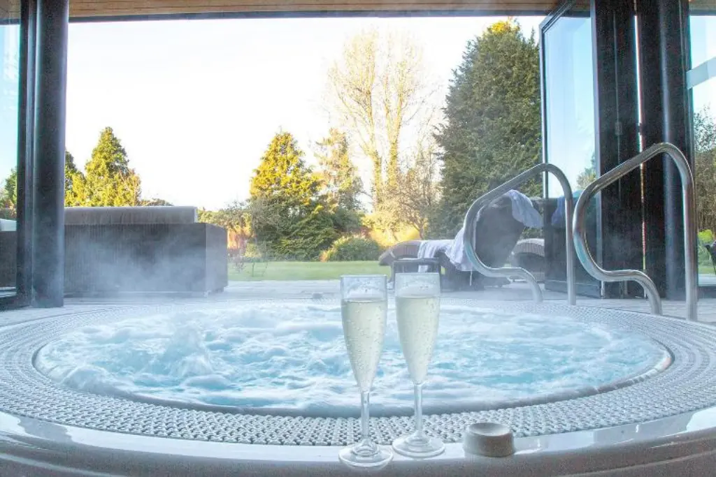 Stratton House hotel and spa jacuzzi