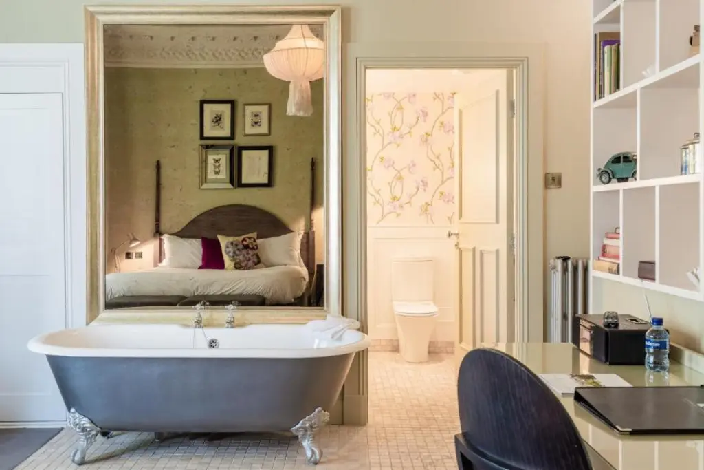 Didsbury House Hotel Manchester Large King Room