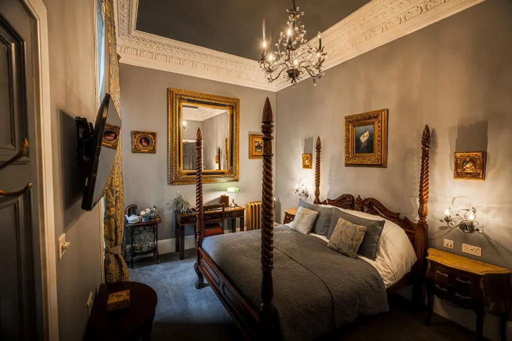 Superior King Room at The Alamo Guesthouse Kelvingrove Glasgow