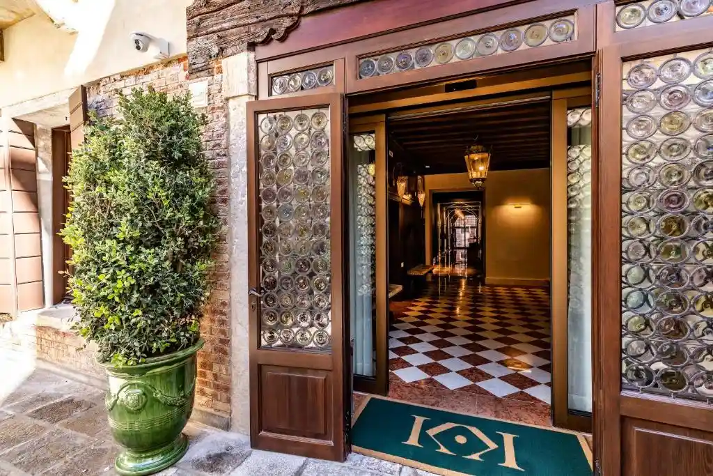Palazzo Keller Venice Hotel entrance