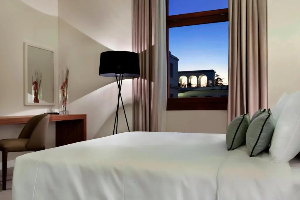 JW Marriott Venice Resort & Spa bedroom