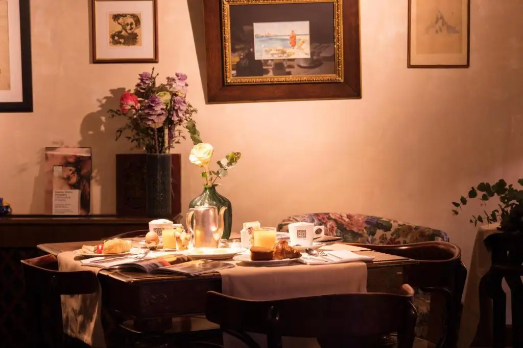 Hotel Novecento Venice San Marco breakfast table