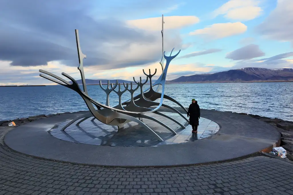 Free walking tour Reykjvaik Iceland whale sculpture