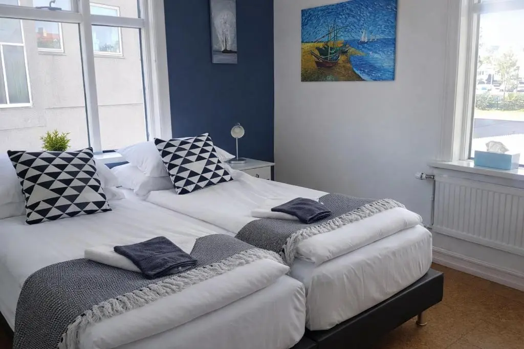 Refurinn Reykjavik Guesthouse double room