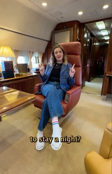 Klarna-Private-Jet-Arm-Chair.webp