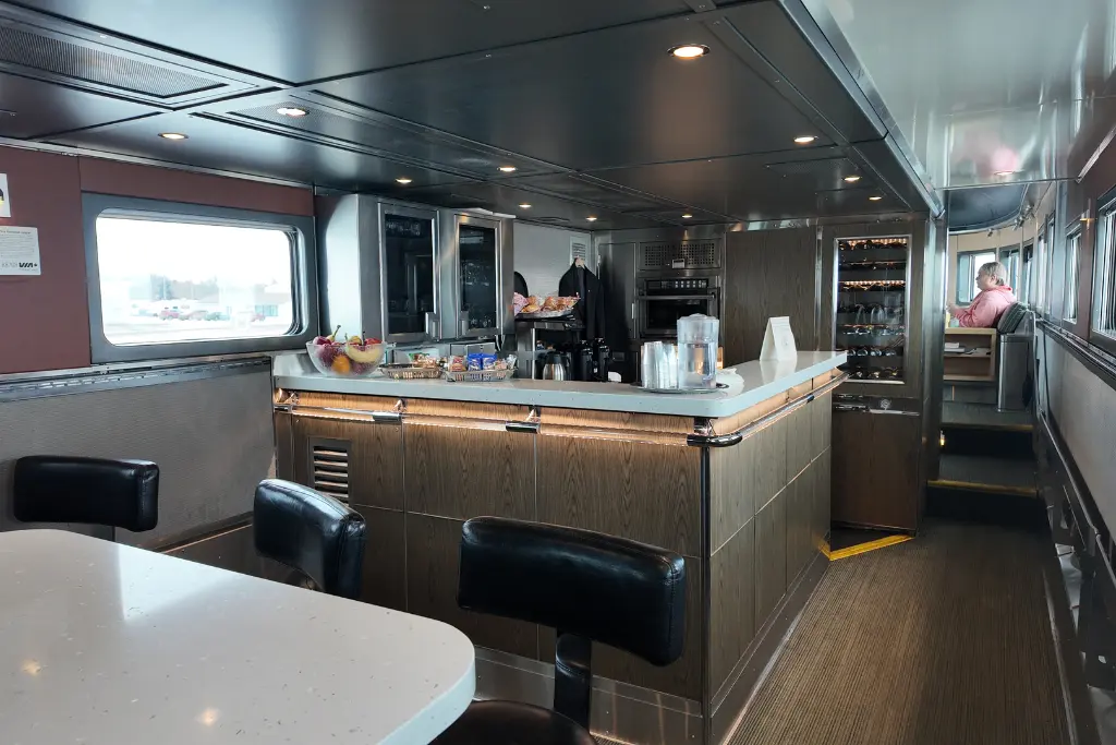 The Bar on The Canadian - Prestige class